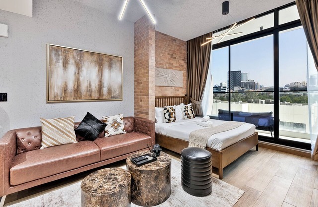Stylish Studio APT with Pool and Gym