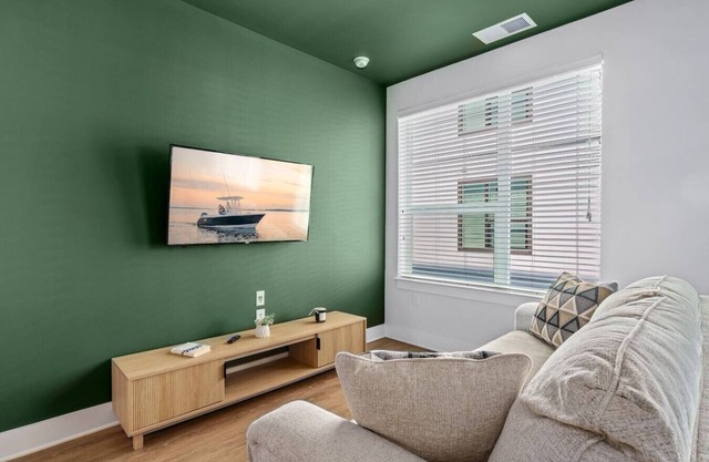 Stylish Studio in Amazing Location | Free Parking!