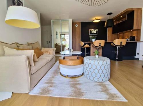 Sublime appartement 4 étoiles neuf T3 àPuteaux 61m2 proche La Défense, 10m2 de terrasse avec magnifique vue