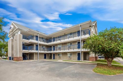 Suburban Studios Lakeland North I-4