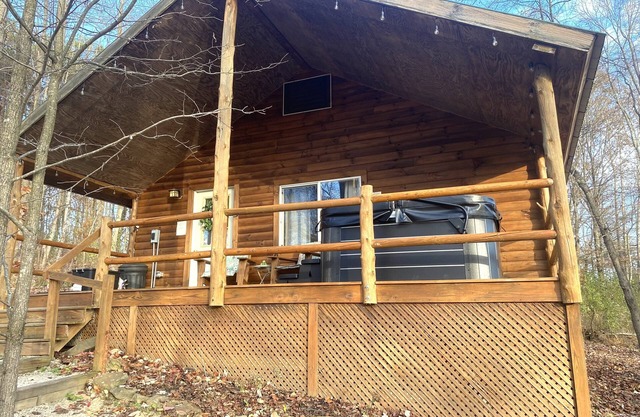 Sugar Maple Cabin (Hocking Hills)