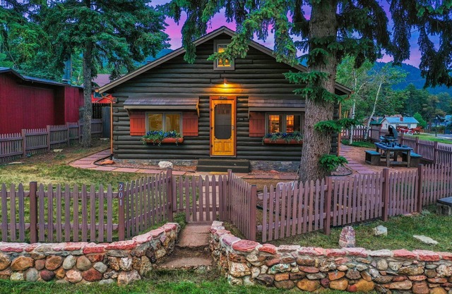 Sugar Shack Lodge - 1930's Cabin