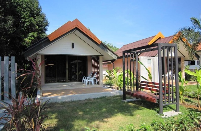 Suitable for families, service with heart, /Natural atmosphere, spacious area