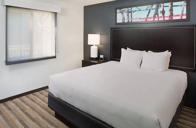 Suite 1BR King, Hyatt House Dallas, Pool Access, Near the Airport, Pets Welcome