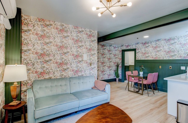 Suite 2 | Historic Art City Inn