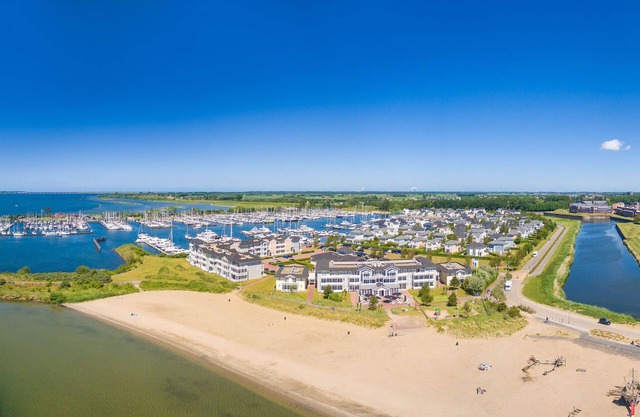 Suite in Hellevoetsluis by the Beach