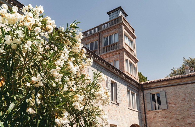 Suite in the tower of a farmhouse with pool, ideal for romantic getaways