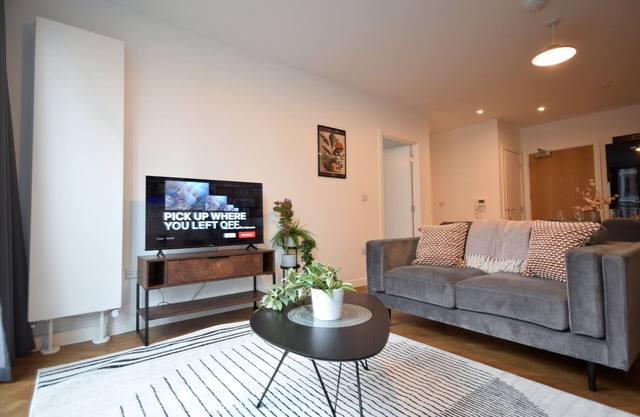 Suite Life 3: 2-Bed, 2-Bath in New Cross