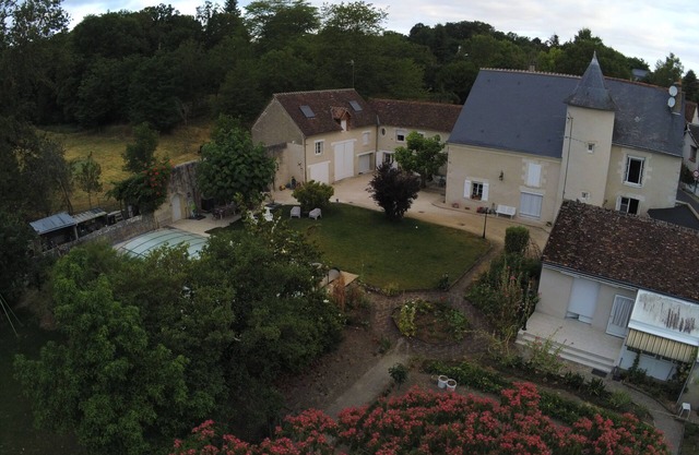 Suite MESANGE & ROUGE GORGE 4 Adults & 2 Children max.