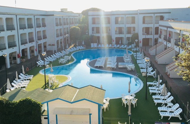 SUITE SUITABLE FOR FAMILIES, pool view, 500 M FROM THE SEA