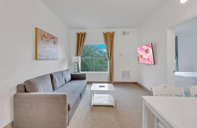 Suites at Lake Buena Vista close Disney Springs with free parking