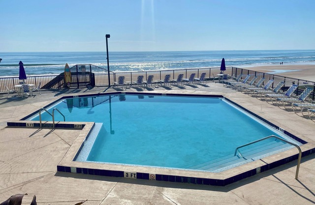 SUMMER FUN! Oceanfront 2BR 2BA Weekly stay discounts!