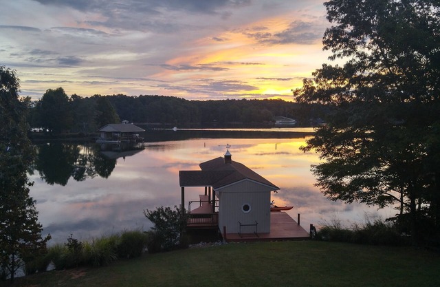 Summer Lane NO WAKE Cove/FLAT Lot/FirePit/Boats/Hot Tub/Gamerm/Cabana/Generator