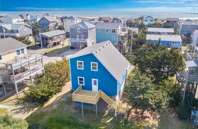SUMMER SAVINGS - Oceanside Dog Friendly Cottage w/Bocce Ball, Smart TVs, Grill