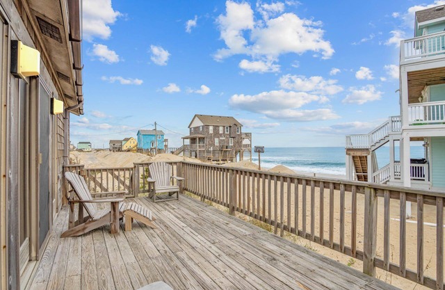 SUMMER SAVINGS - Semi-Oceanfront Dog Friendly Home w/Sun Deck, Grill, Smart TVs