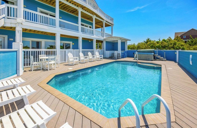 SUMMER SAVINGS- Soundfront Dog Friendly w/Pool, Hot Tub, Elevator, Private Pier