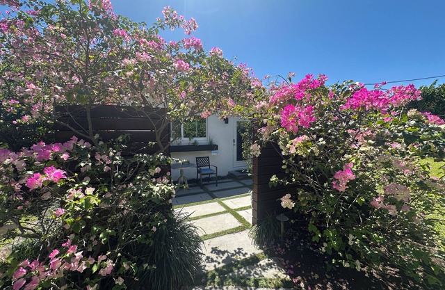 Summer Special . For Discerning Travelers. Mid Century Modern Cottage .