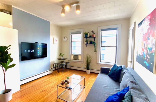 Sun-Drenched Modern 2BR, Just 1 stop from NYC!