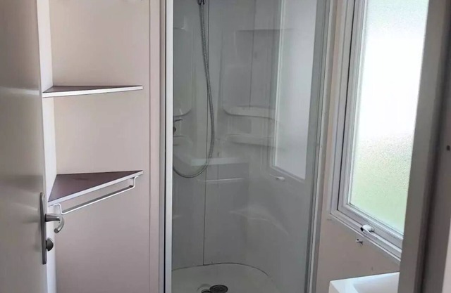 Sun & Sea - Camping Le Bosc * - 784 MOBILE HOME 3 ROOMS CLIM TV 4 to 5 people - 4 pers. included in the tariff