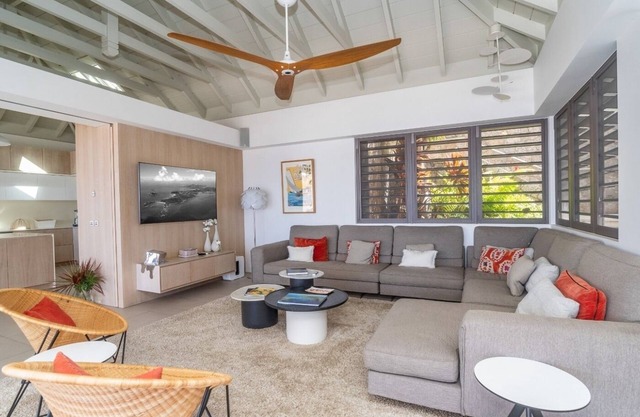 Sun Soaked 3 BDRM Villa w Ocean Views