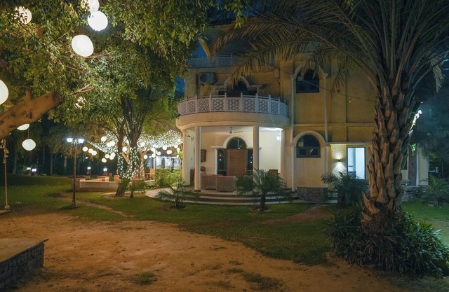 Sunahari Bagh- Luxurious 5-bedroom farmhouse in Gurugram with WiFi, AC