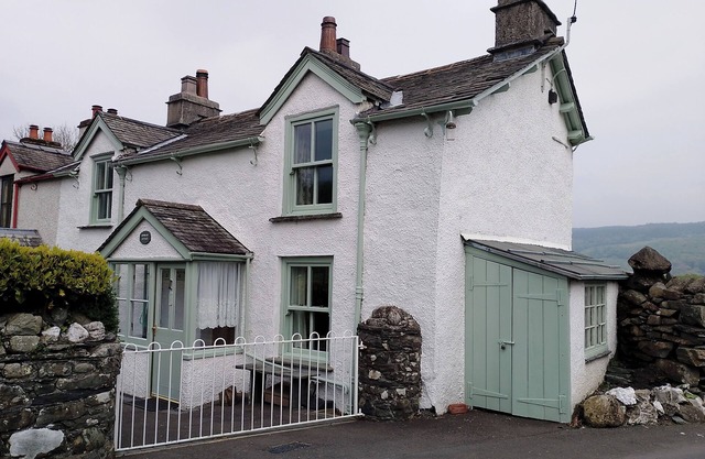 SUNBEAM COTTAGE, family friendly, with open fire in Coniston