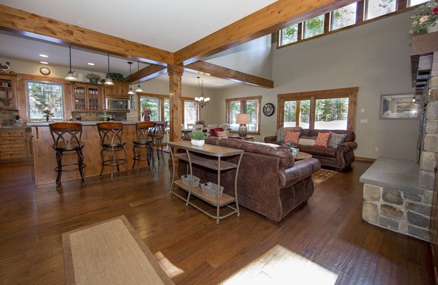 Suncadia Home, Sleeps 12, 3Baths, Hot Tub, Bikes, Fire Pit, Pets ok, Open to all