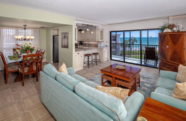 Sundial F401 Penthouse Beachfront with Wrap Around Balcony