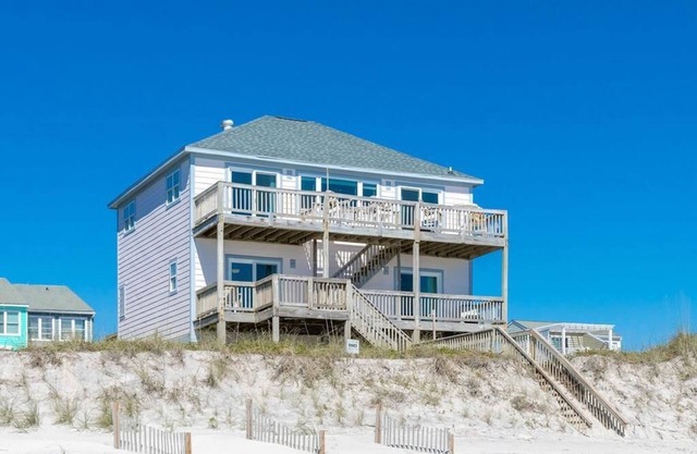 Sundog - Spacious 4 BR Oceanfront Home with 2 Sun Decks