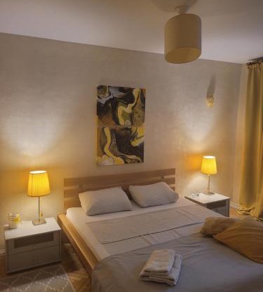 Sunflower Apartment near Kiev airport & railway station & center city!