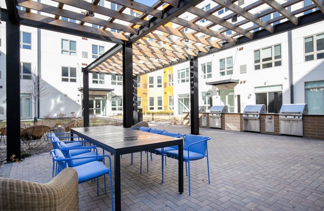 Sunlit Arlington Heights 1BR w/ Gym & W/D, near I-90, by Blueground