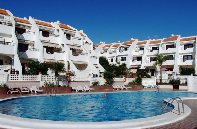 Sunny 2-Bedrooms With Large Terrace. WiFi
