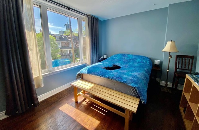 Sunny 5-bedroom family home in downtown Toronto