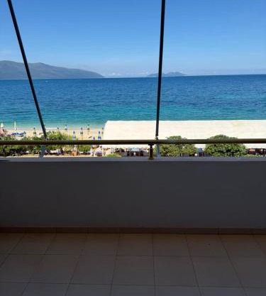 Sunny beach Jonufer