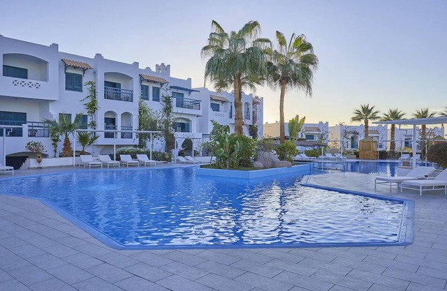 Sunny Escape Near Naama Bay – Dive Center, Kids’ Fun & Sporty Vibes