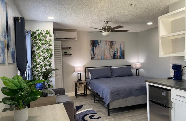 Sunny Palms Inn