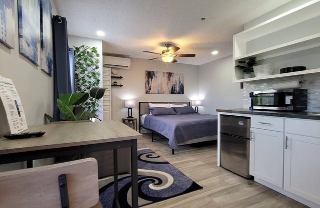 Sunny Palms Inn