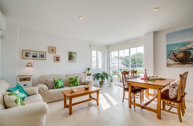 Sunny Retreat with Roof Terrace
