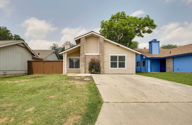 Sunny San Antonio Home w/Backyard + Patio!
