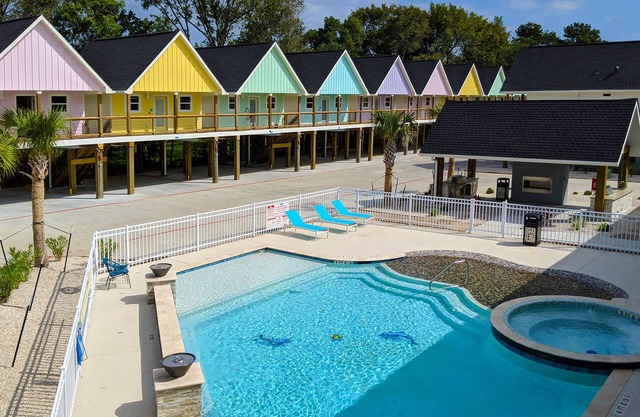Sunny Seaside Cabins