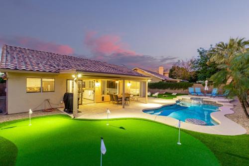 Sunny Serenity: Mesa Masterpiece