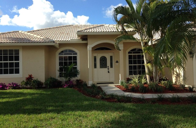 Sunny South Florida - Walk to WEF & Global Dressage - WiFi included