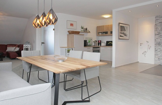 Sunny, spacious penthouse with pool and sauna