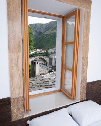 Sunrise Apartments - with Old Bridge view