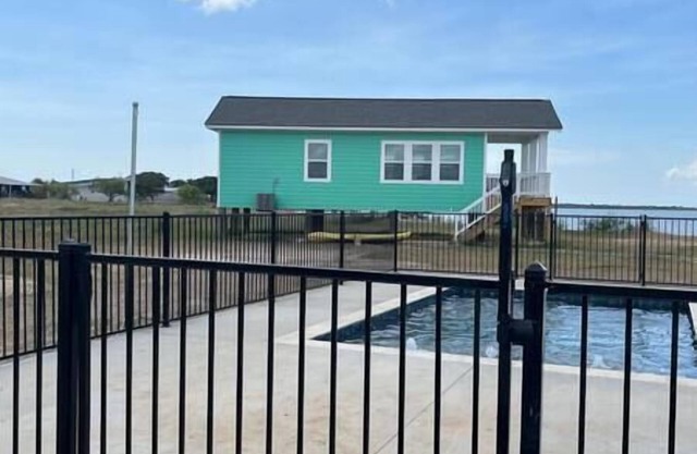 Sunset Bay Pelican Cottage