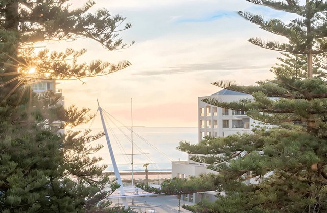 SUNSET GETAWAY GLENELG