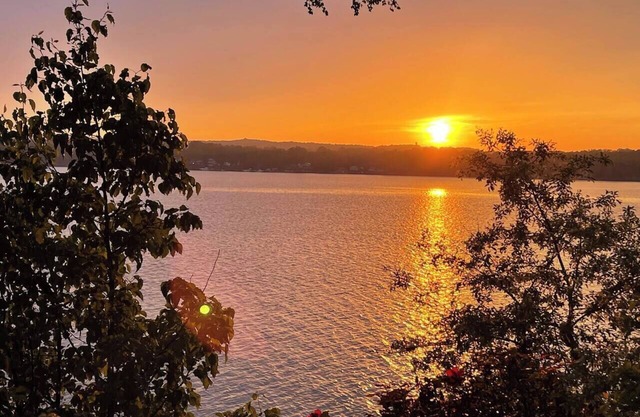 Sunset River Cottage -The perfect waterfront getaway!