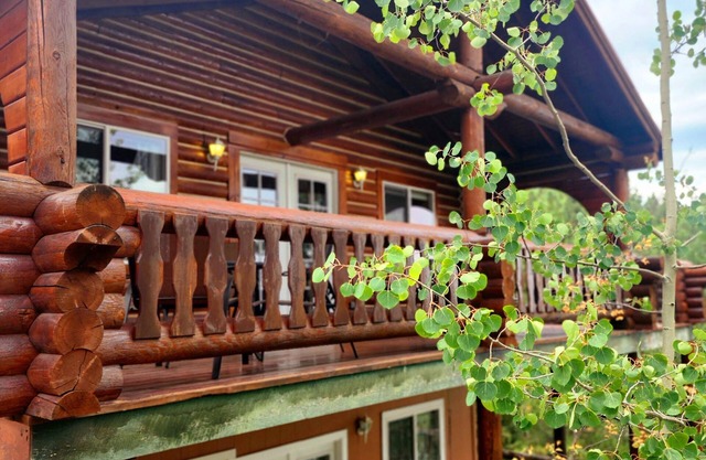 Sunset Serenity - Unplugged Colorado Mountain Retreat