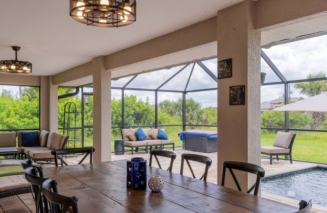 "Sunset Serenity" 5-bed 3-bath, (2 ensuite) home w/ Heated Pool, sleeps 10