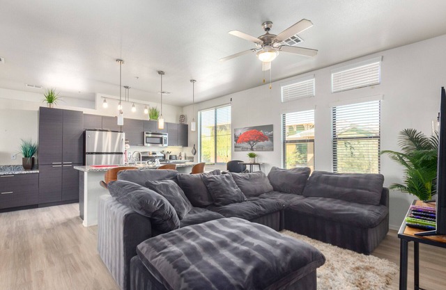 Sunshine-Filled Luxury Loft w/Office, Balcony, Spa, Heated Pool, Fire Pit +n